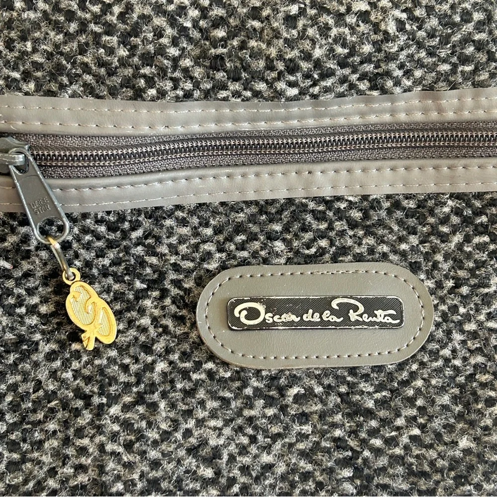 Oscar De La Renta Overnight Travel Luggage Bag Gray Shoulder Overnight